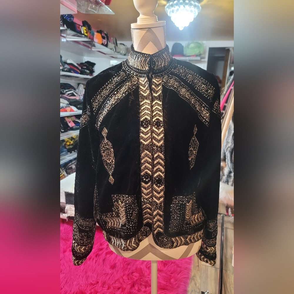 Woman's Jacket - Picture 2 of 3